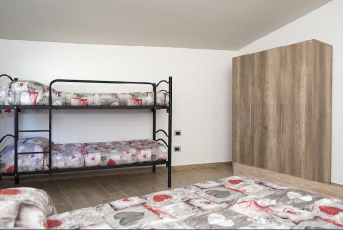 A Due Passi Bed & Breakfast Лорика Екстериор снимка